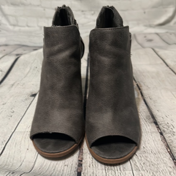 Fergalicious peep toe booties - Picture 4 of 9